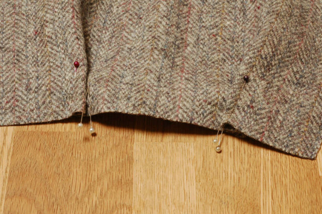 Tweed Bag pleats