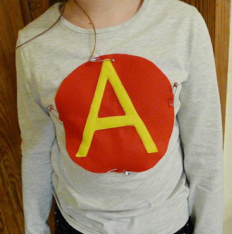 DIY Super Hero costume - decorate plain tshirt with felt logo