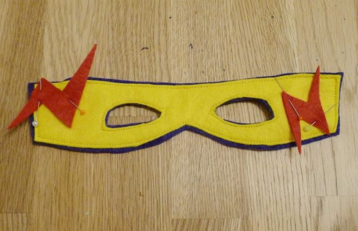 Felt super hero face mask, DIY