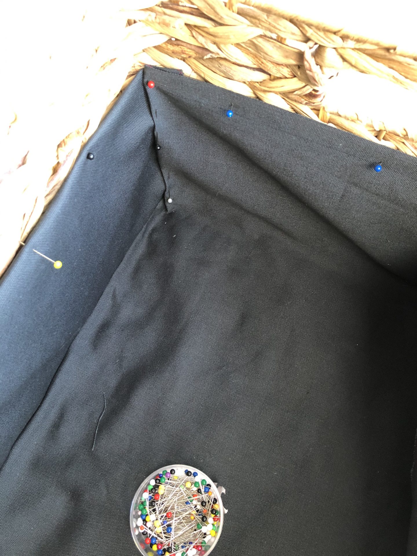 How to line a basket with handles How to line a basket with handles