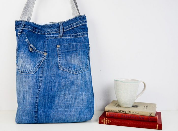 Learn how to make a denim bag from jeans. A quick and easy recycled denim bags pattern with video. 