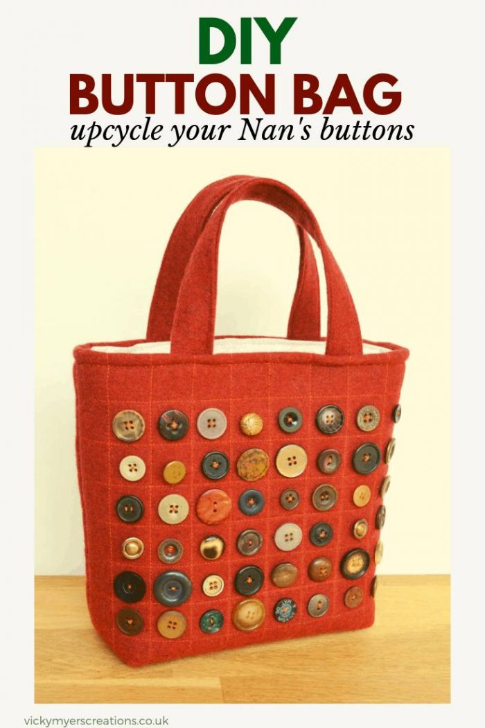 Looking for ideas for you stash of buttons? This small bag pattern is the perfect sewing project to show off your vintage buttons. #DIYButtonsbag