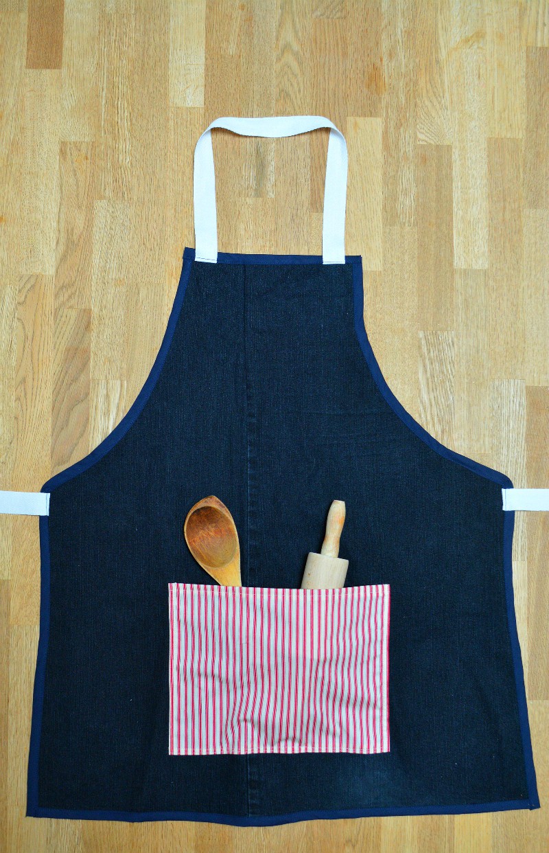 wondering-what-to-make-children-for-gifts-denim-makes-a-great-hardwearing-apron-click-through-to-te-blog-for-full-tutorial-on-recycling-jeans-into-a-denim-apron