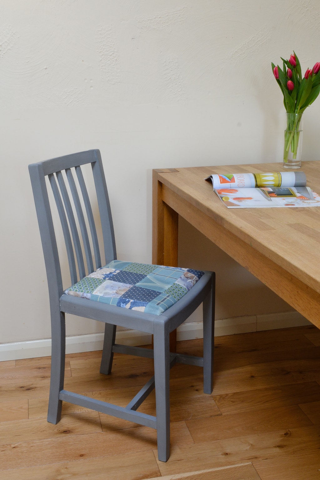 Upcycle a dining room chair - use wax to prevent stains