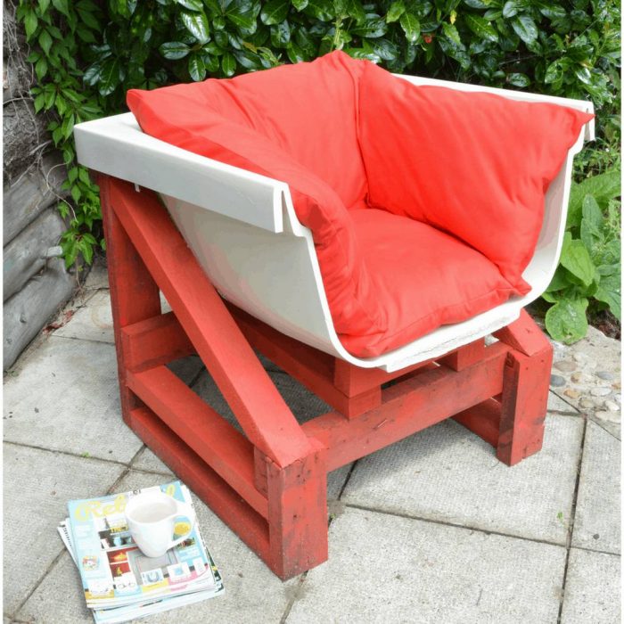 How to convert a bath into an upcycled garden chair