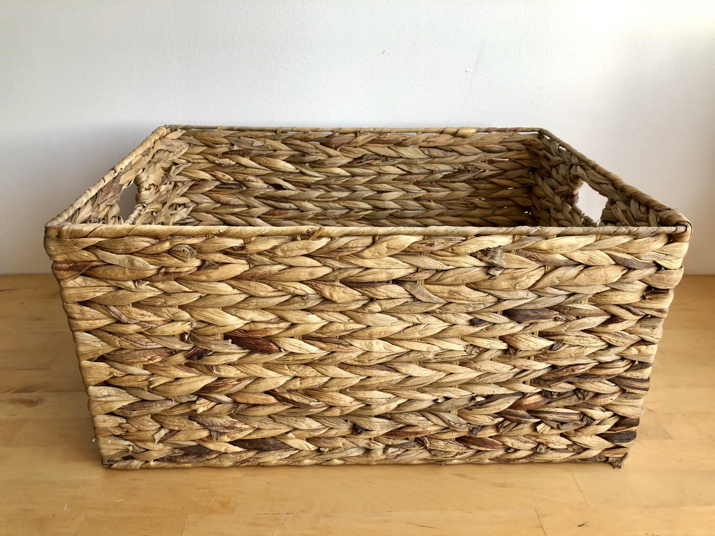 How to line a basket with handles
