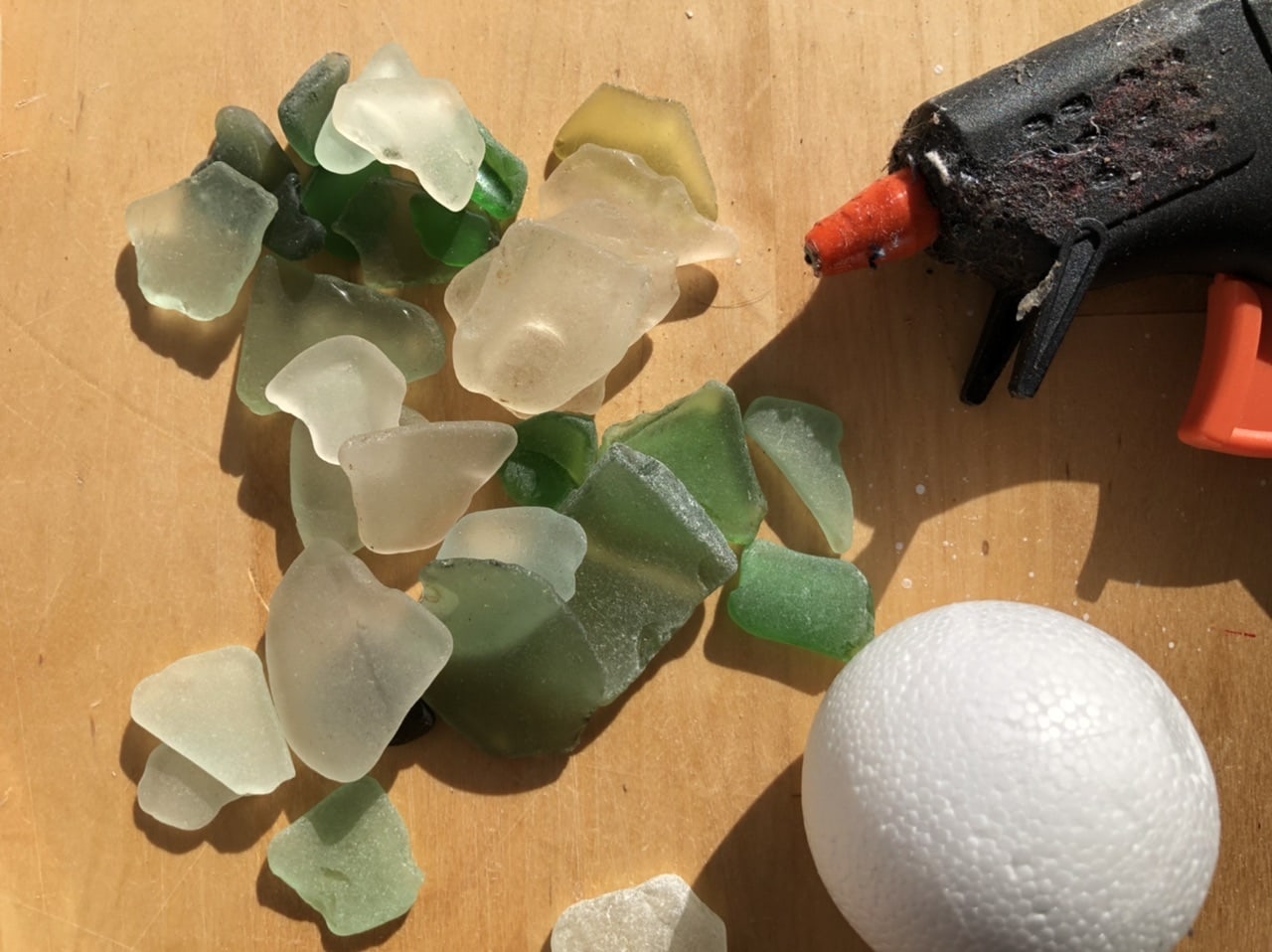 Looking for craft ideas for your collection of sea glass? create sea glass decor, quickly and easily