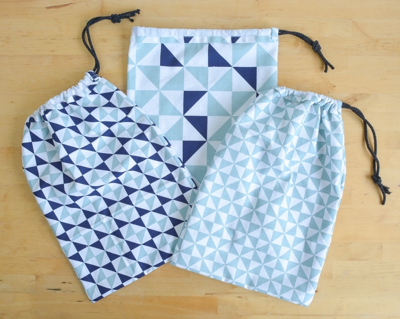 How to make a drawstring bag, using a tea towel - a super quick and easy sew, perfect for beginners