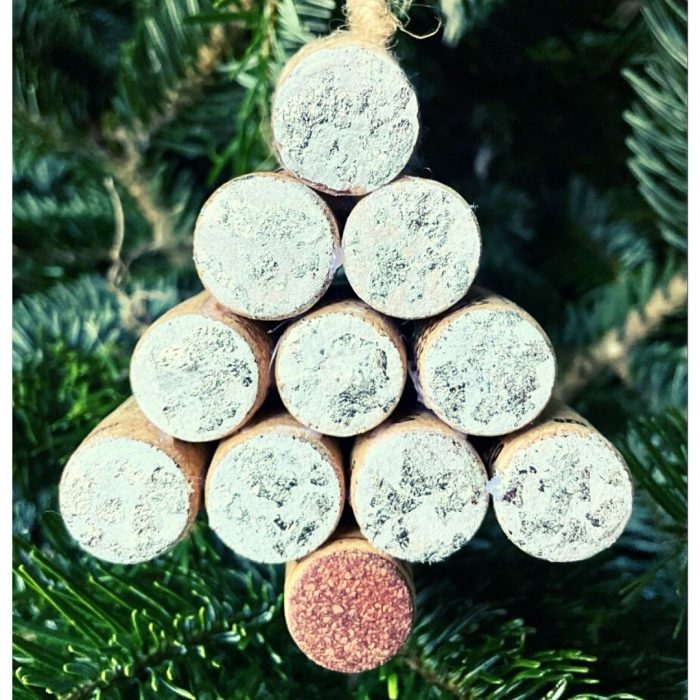 Easy Wine Cork Christmas Tree